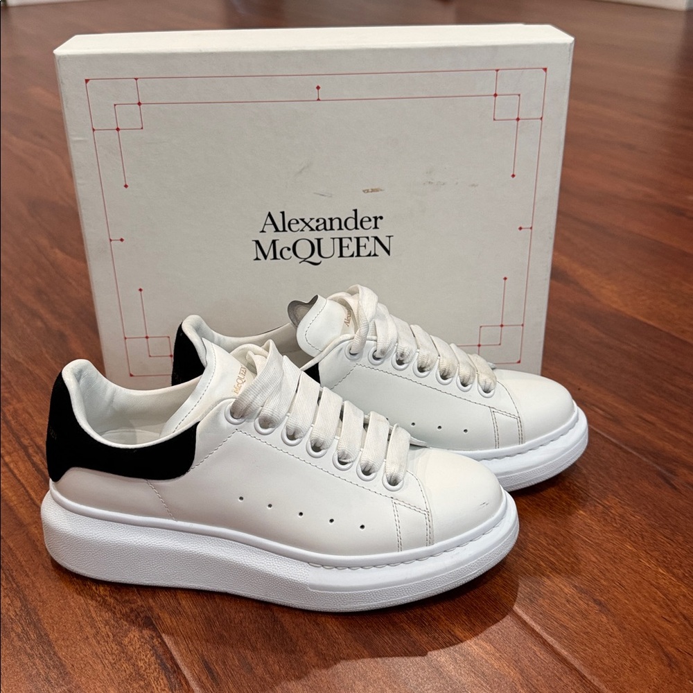 Authentic Alexander McQUEEN White and Black Sneakers